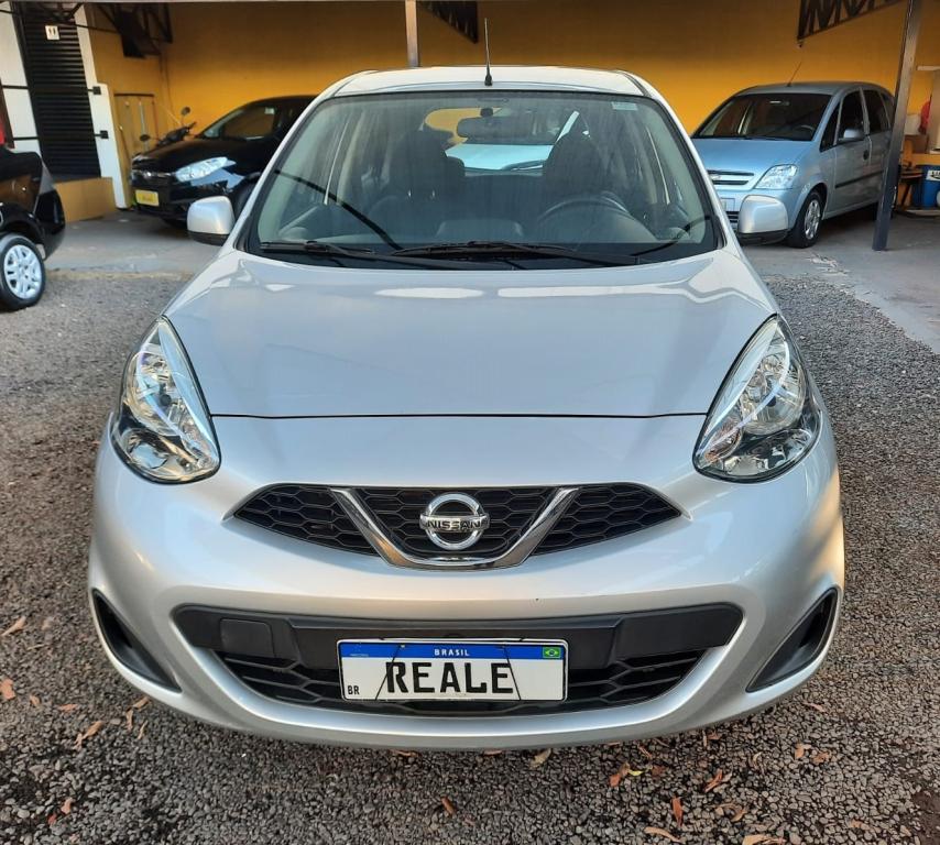 NISSAN March - Foto