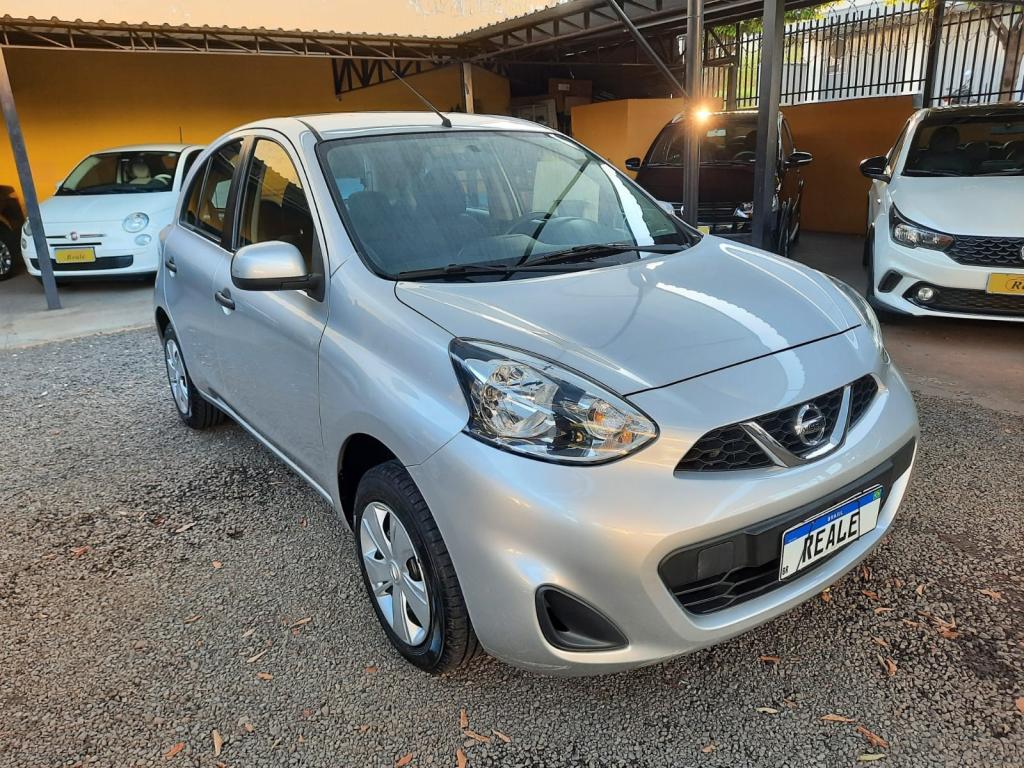 NISSAN March - Foto