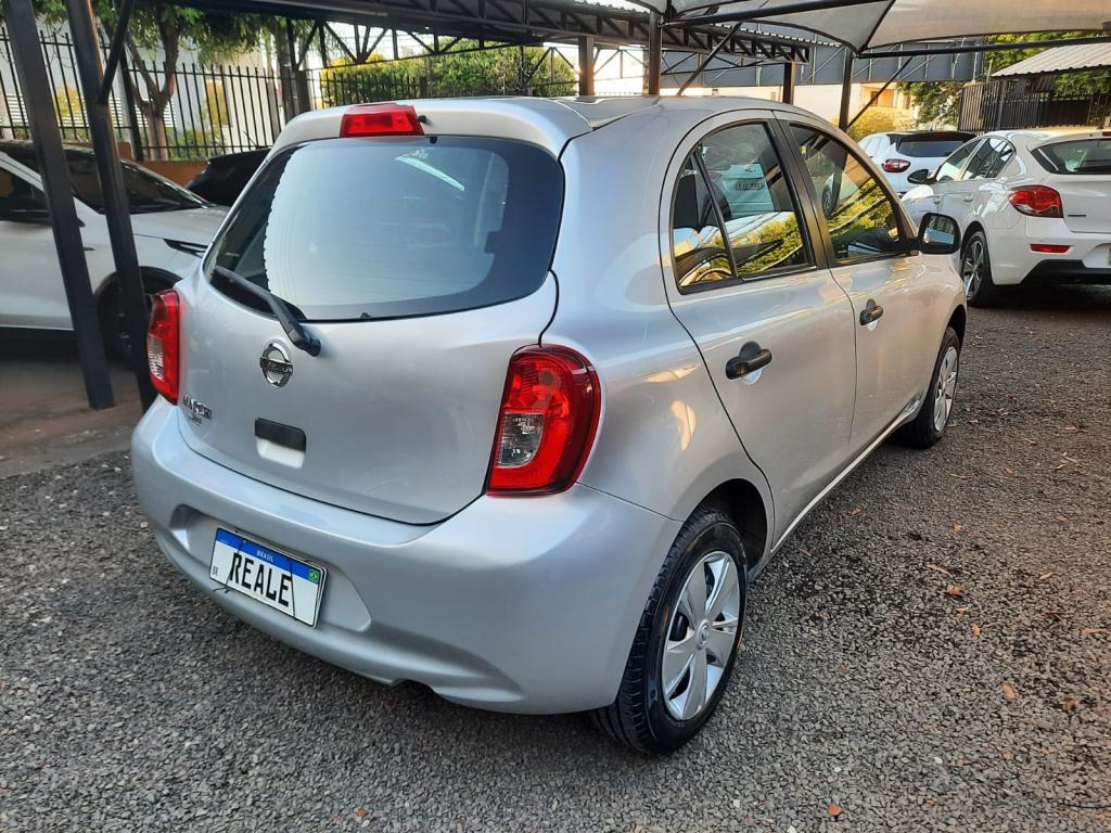 NISSAN March - Foto