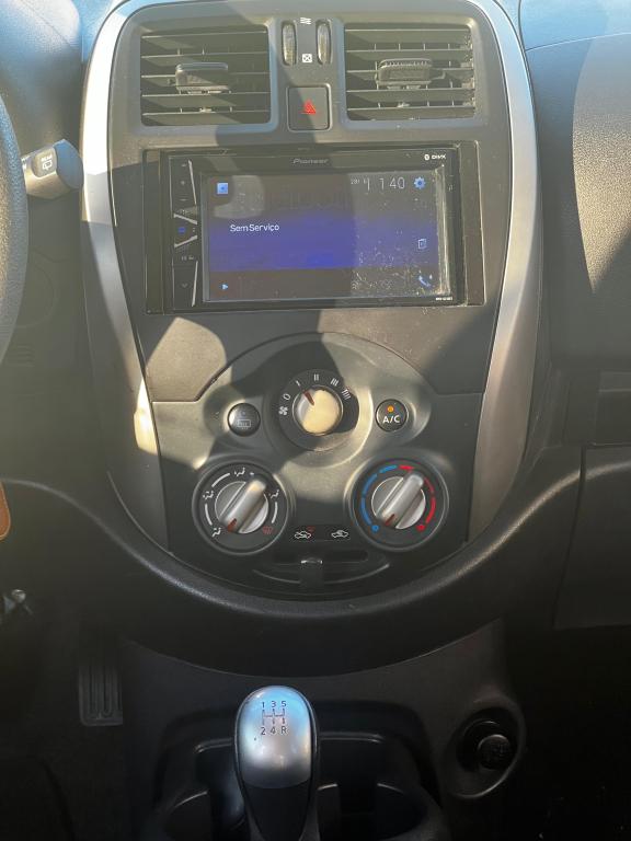 NISSAN March - Foto