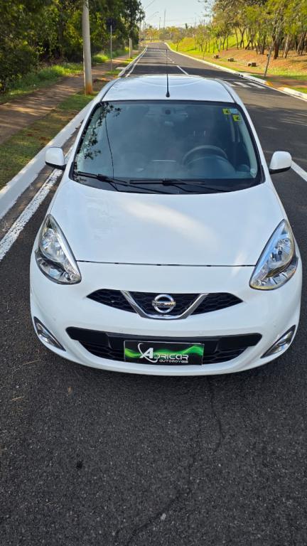 NISSAN March - Foto