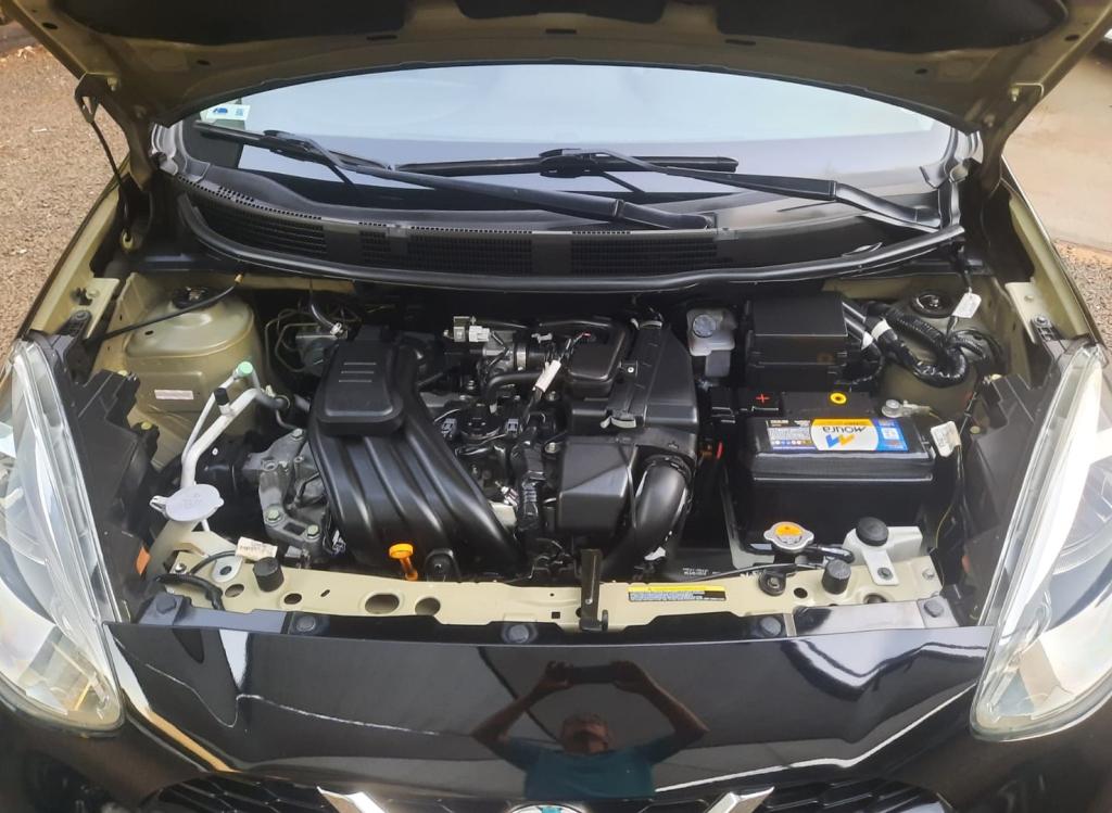 NISSAN March - Foto