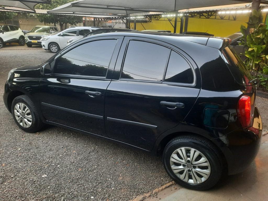 NISSAN March - Foto
