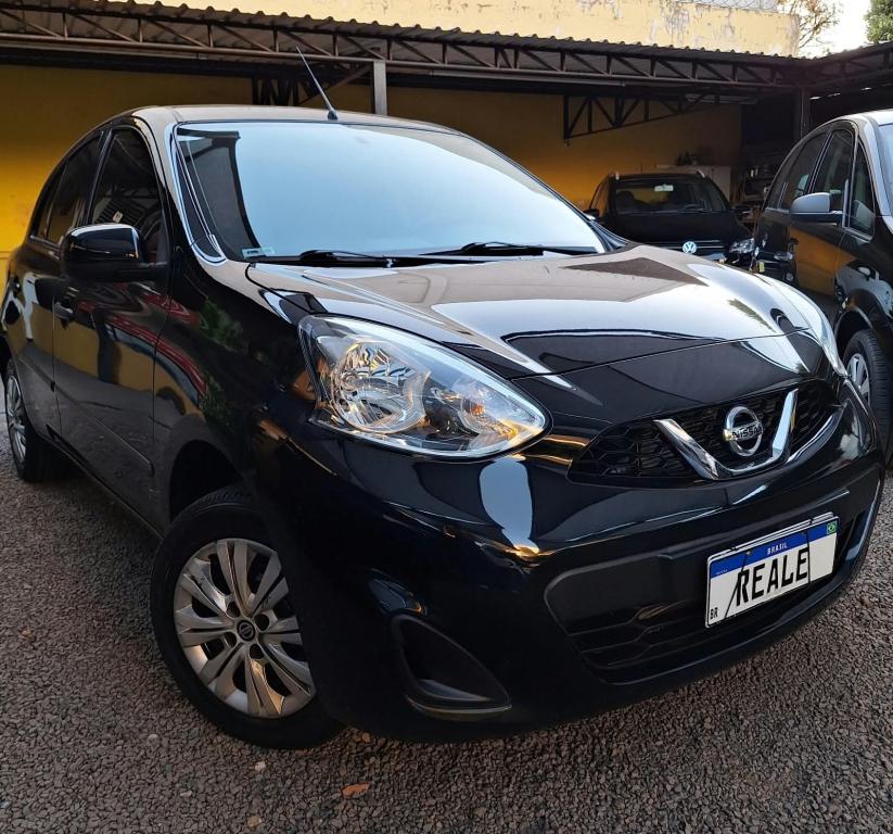 NISSAN March - Foto