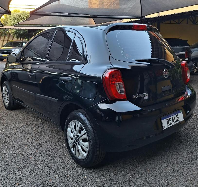 NISSAN March - Foto