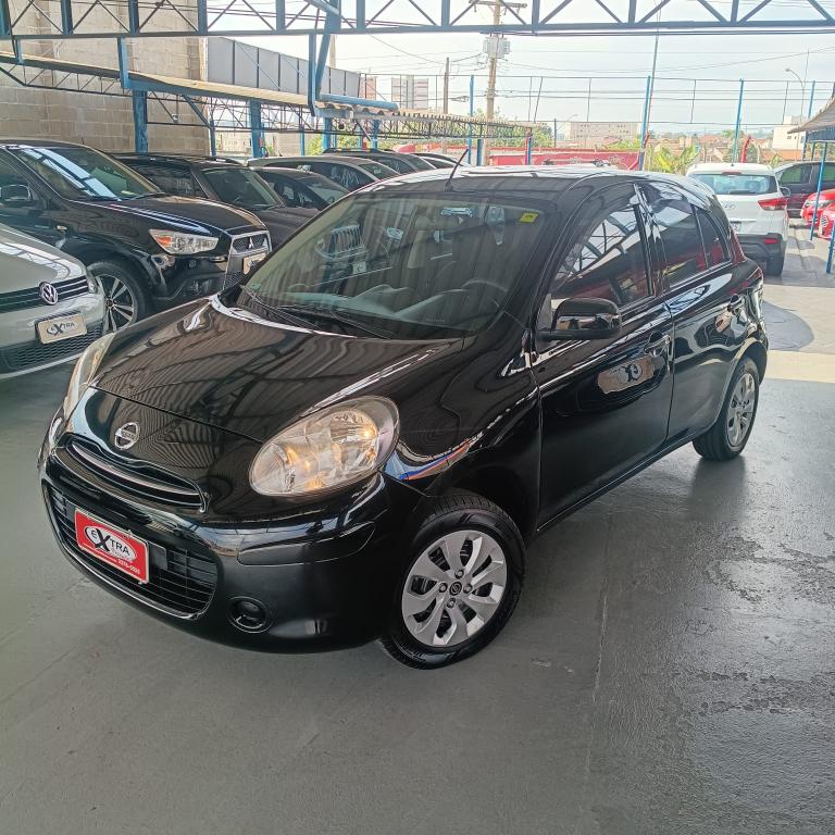 NISSAN March - Foto