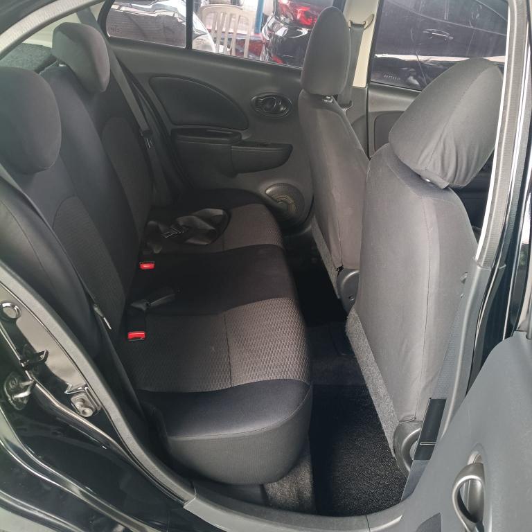 NISSAN March - Foto