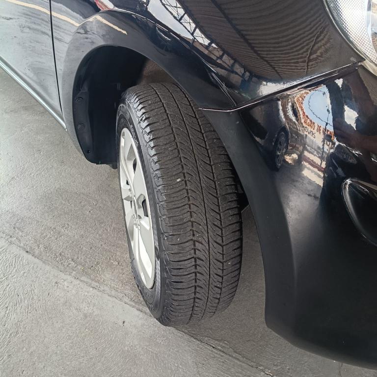 NISSAN March - Foto