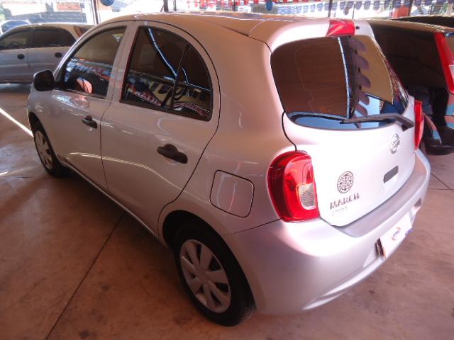 NISSAN March - Foto