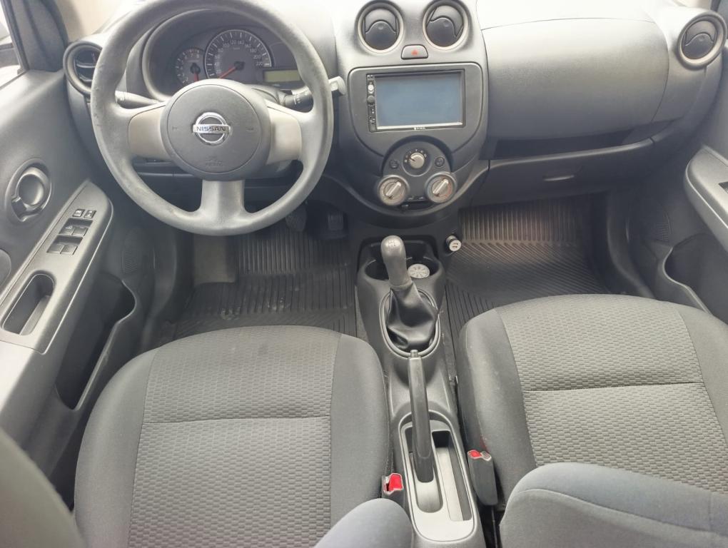 NISSAN March - Foto