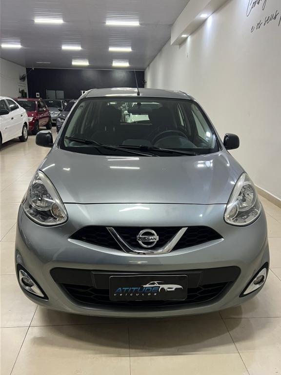 NISSAN March - Foto