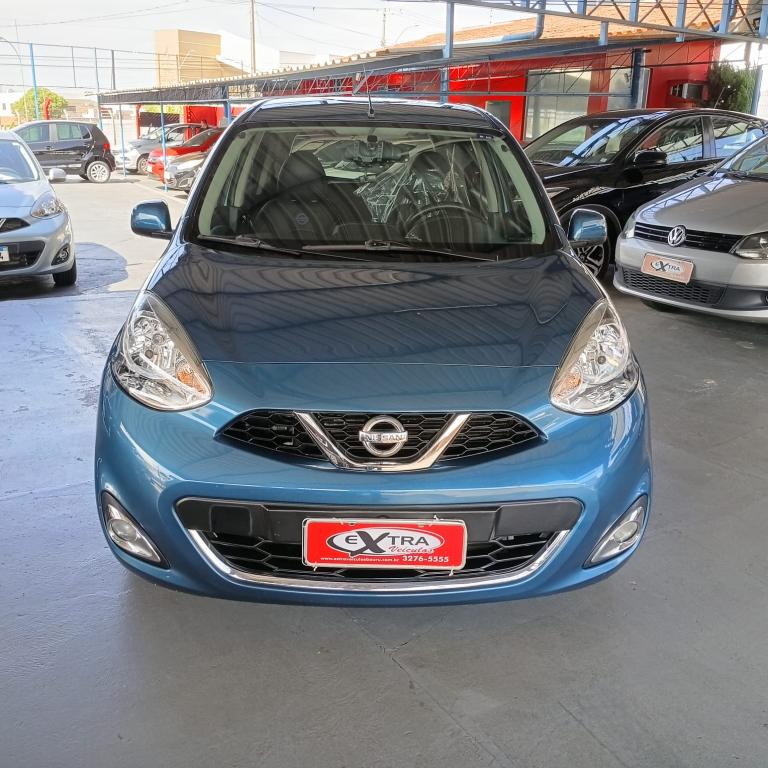 NISSAN March - Foto