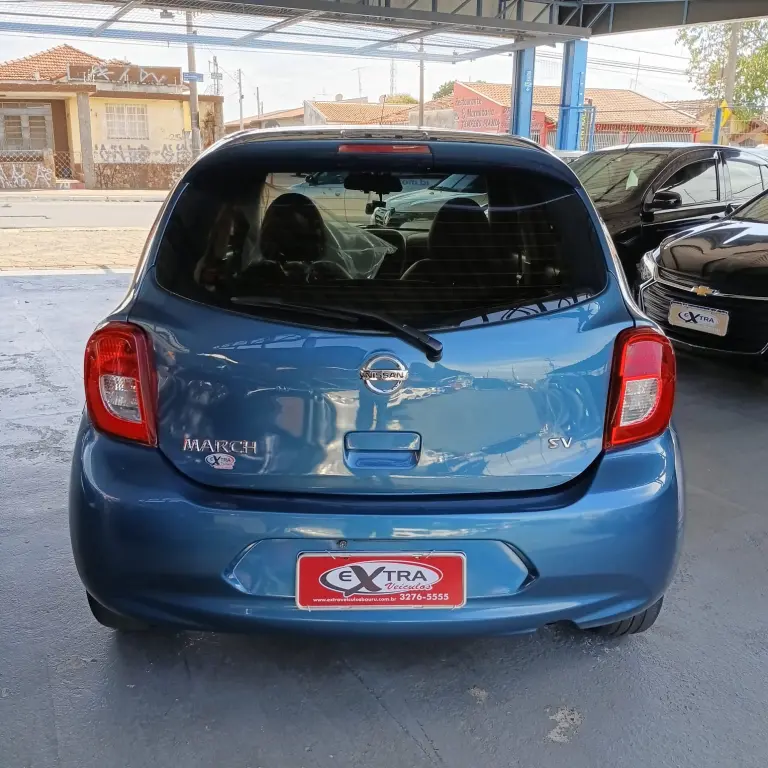 NISSAN March - Foto