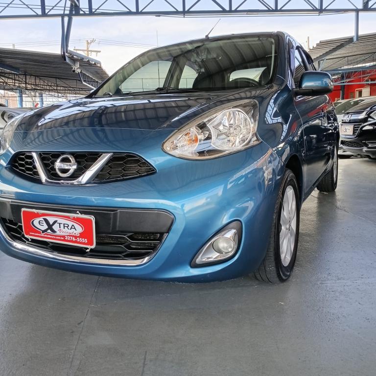 NISSAN March - Foto