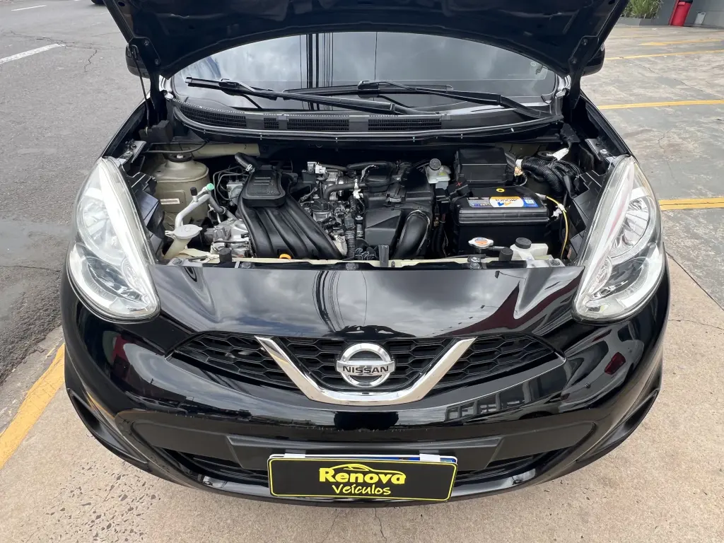 NISSAN March - Foto