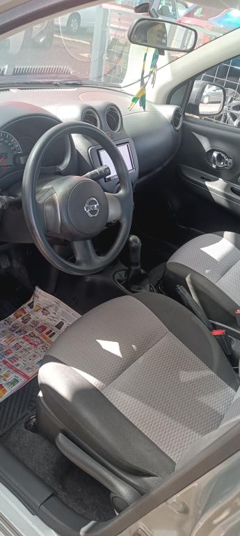 NISSAN March - Foto