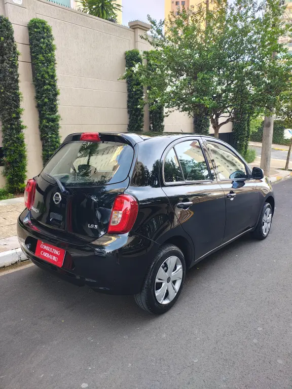 NISSAN March - Foto