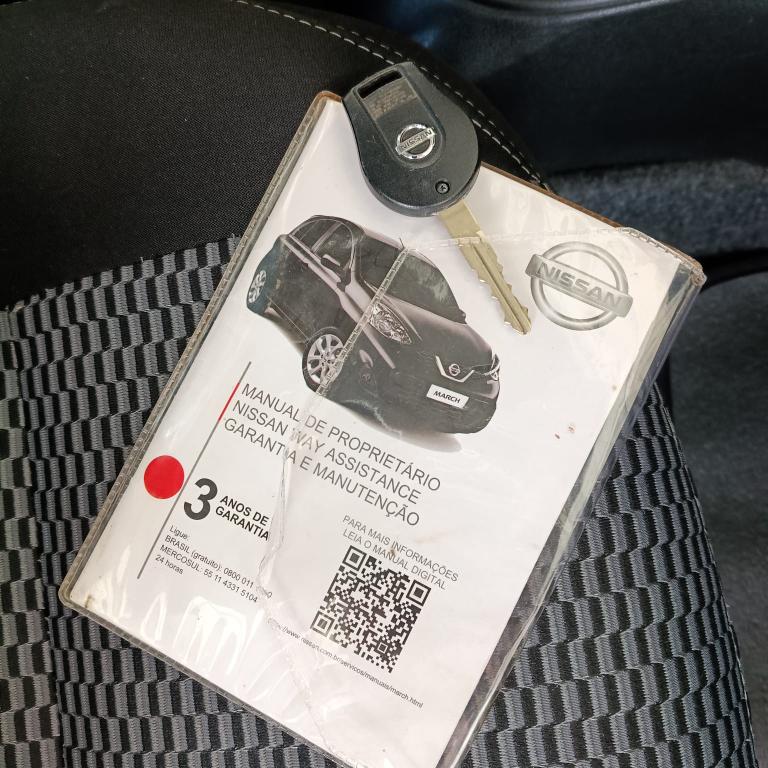 NISSAN March - Foto