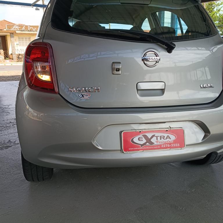 NISSAN March - Foto