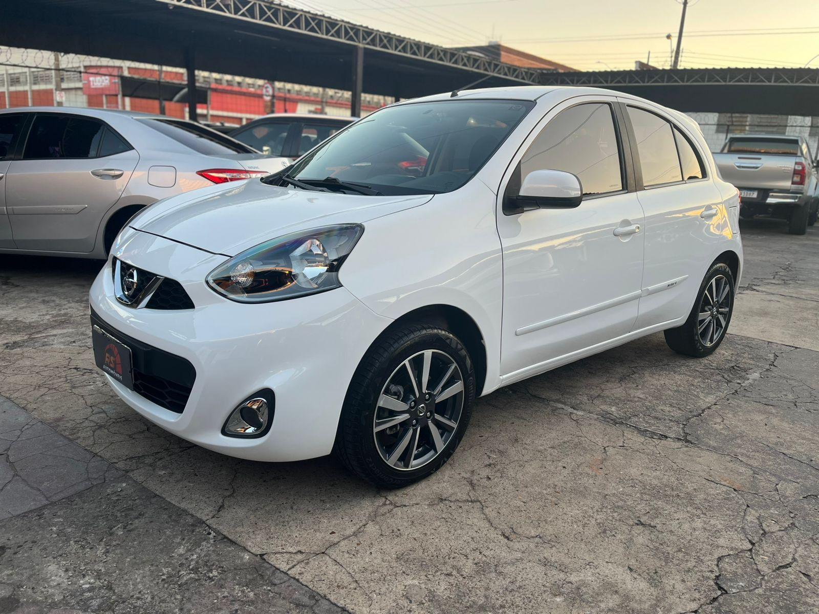 NISSAN March - Foto