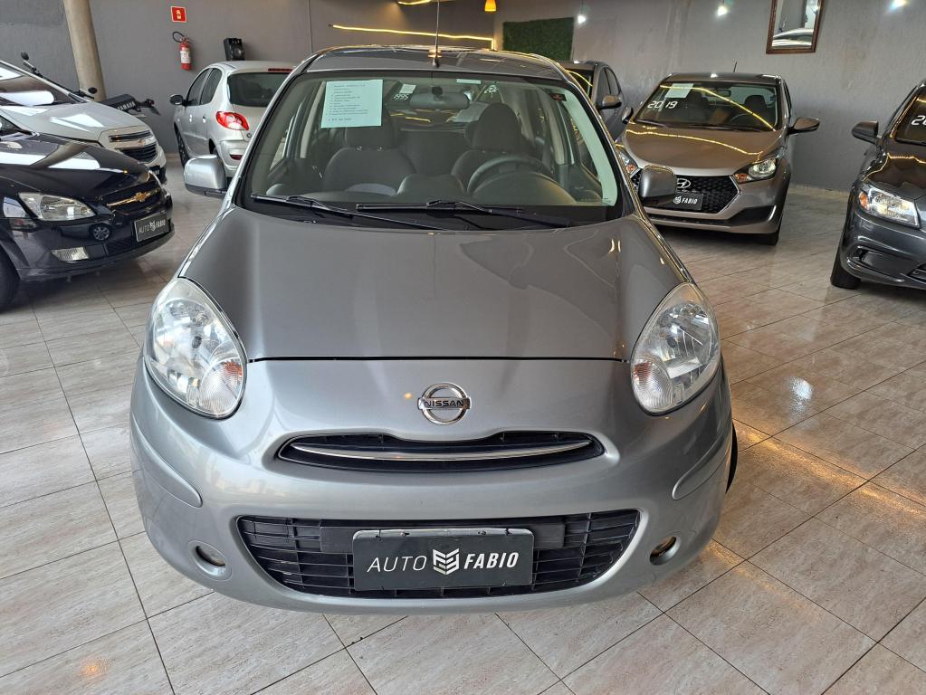NISSAN March - Foto