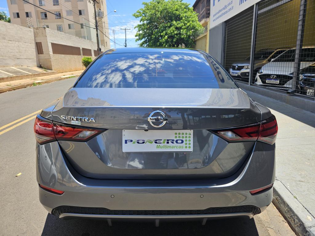 NISSAN Sentra - Foto