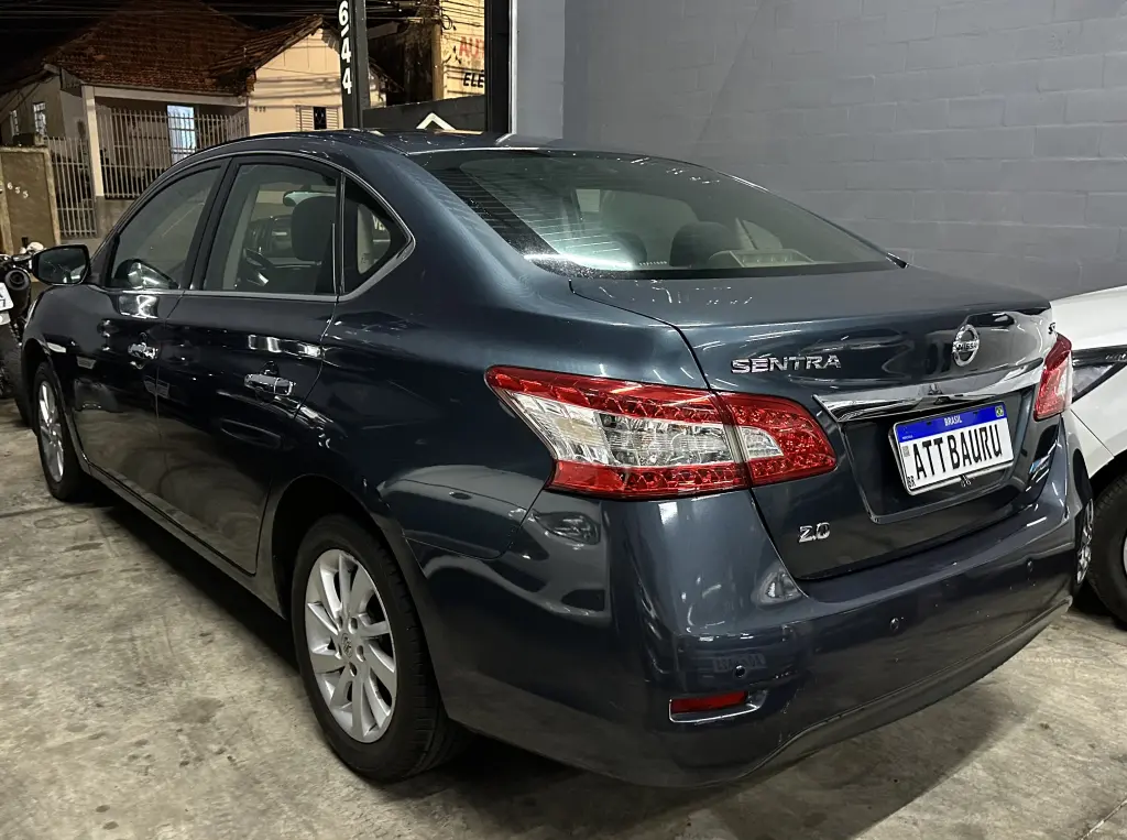 NISSAN Sentra - Foto