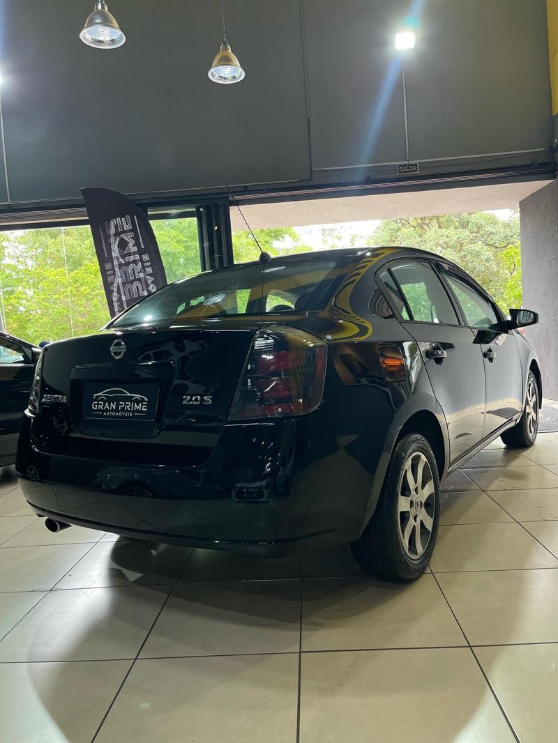 NISSAN Sentra - Foto