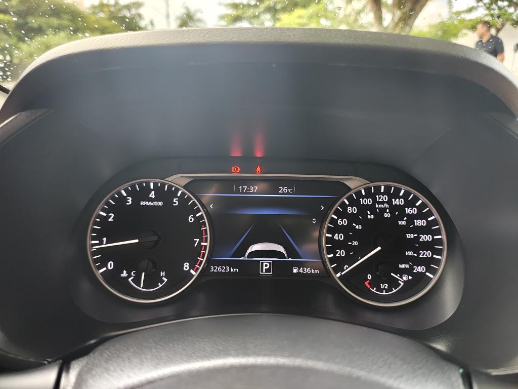 NISSAN Sentra - Foto