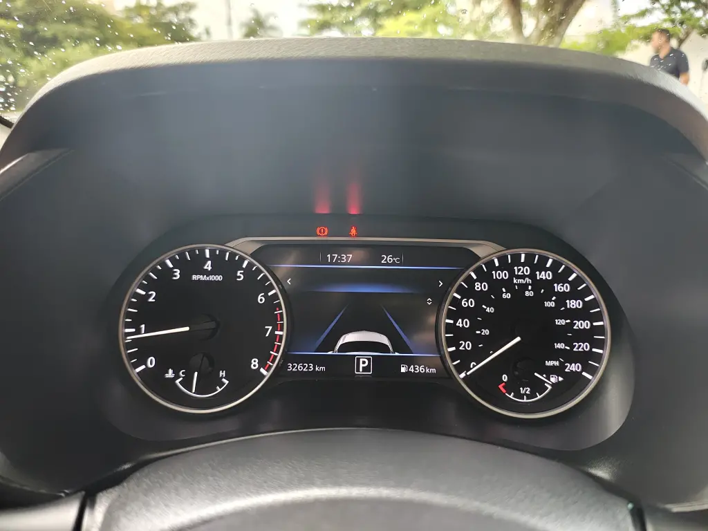 NISSAN Sentra - Foto