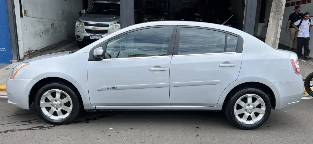 NISSAN Sentra - Foto