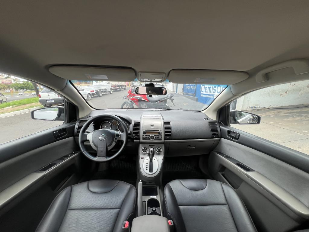 NISSAN Sentra - Foto