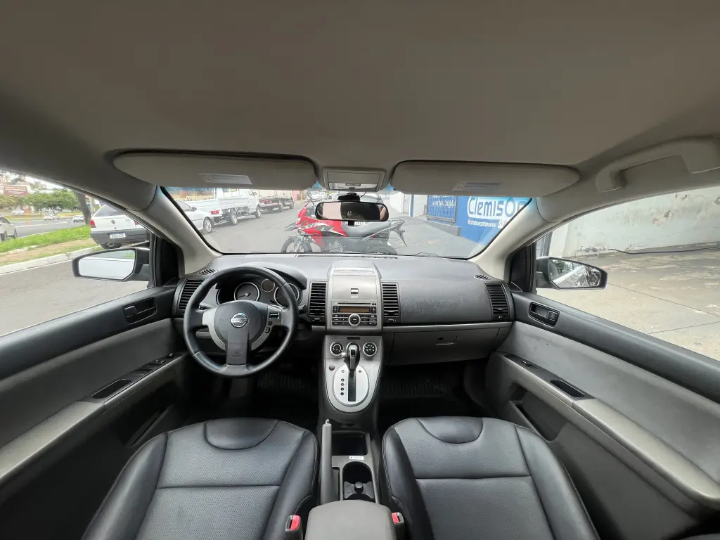 NISSAN Sentra - Foto