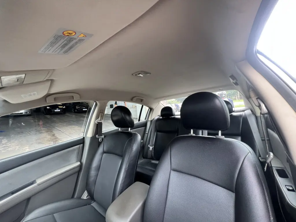 NISSAN Sentra - Foto