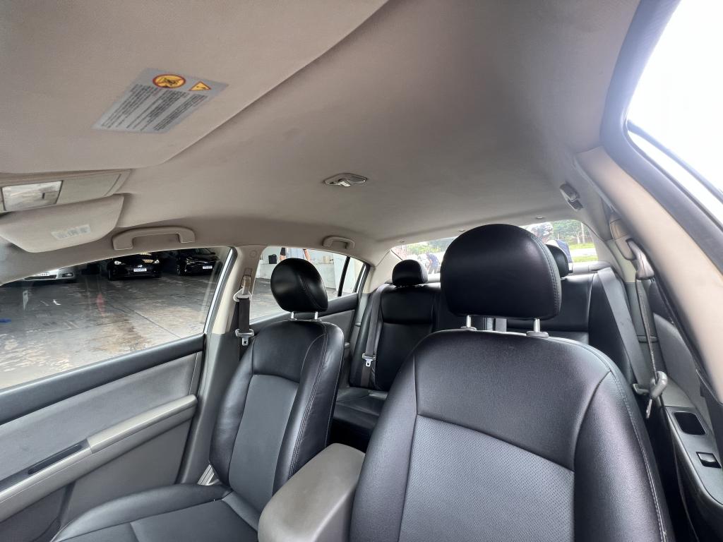 NISSAN Sentra - Foto