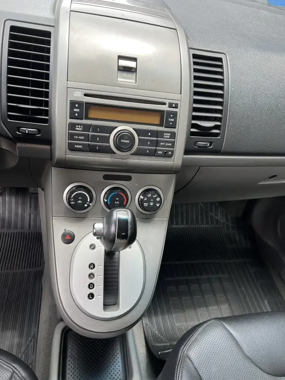NISSAN Sentra - Foto