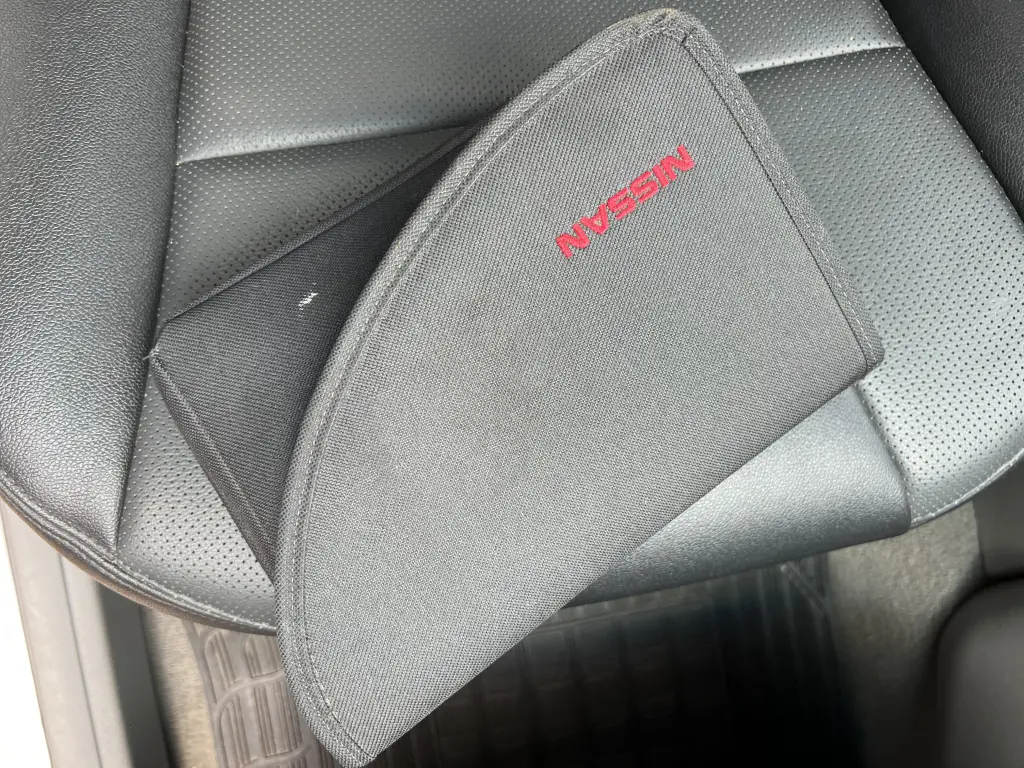 NISSAN Sentra - Foto