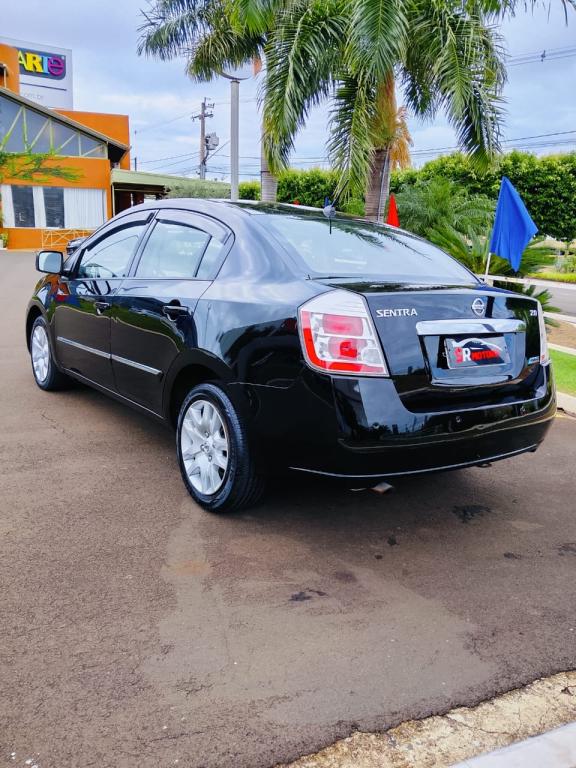 NISSAN Sentra - Foto