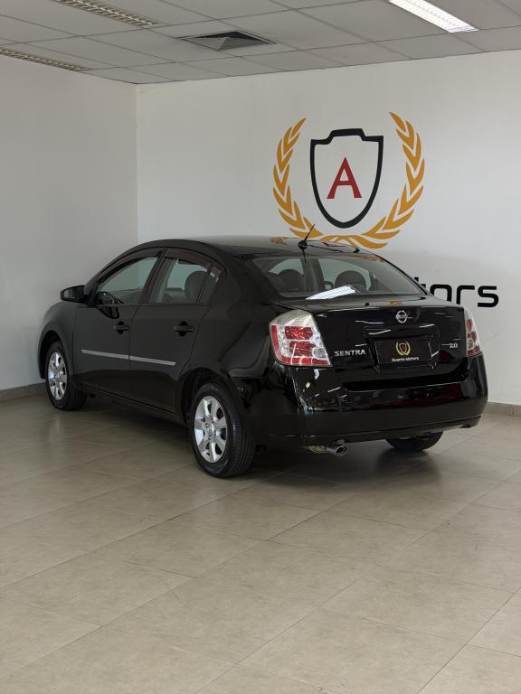 NISSAN Sentra - Foto