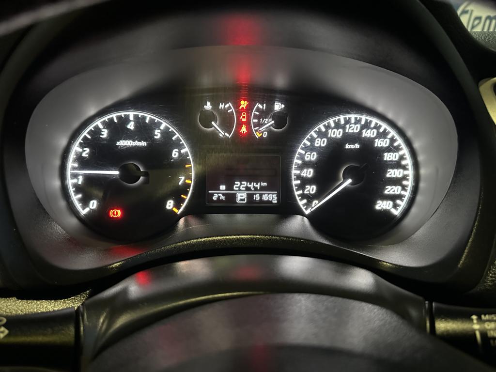 NISSAN Sentra - Foto