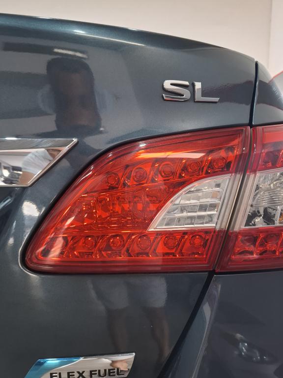 NISSAN Sentra - Foto
