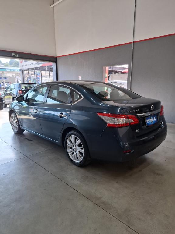 NISSAN Sentra - Foto
