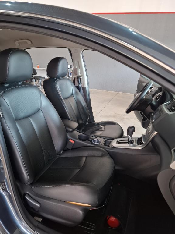NISSAN Sentra - Foto