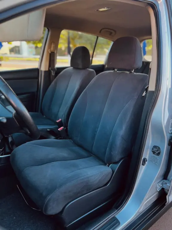 NISSAN Tiida Hatch - Foto