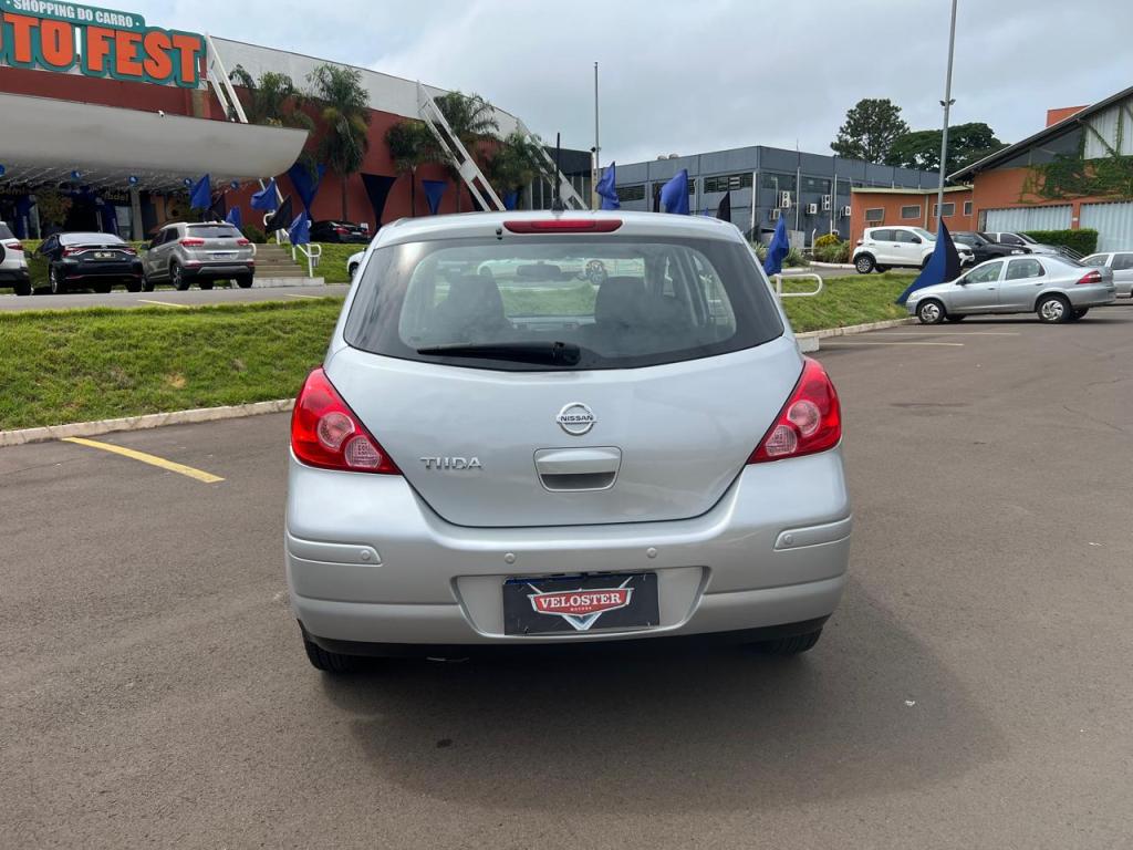 NISSAN Tiida Hatch - Foto