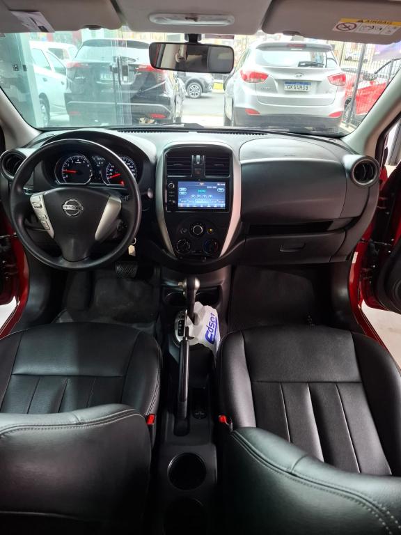 NISSAN Versa Sedan - Foto