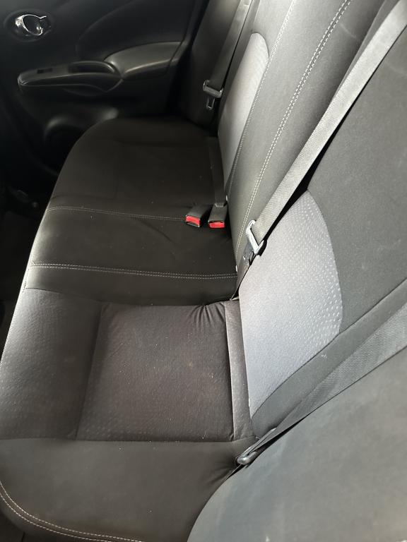 NISSAN Versa Sedan - Foto