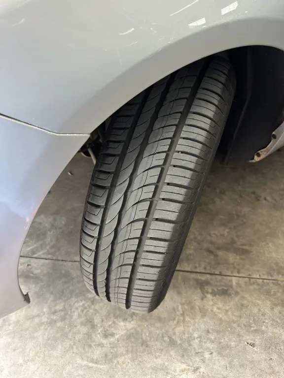 NISSAN Versa Sedan - Foto