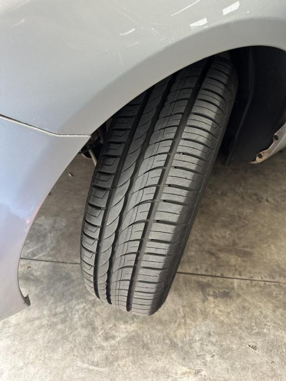 NISSAN Versa Sedan - Foto