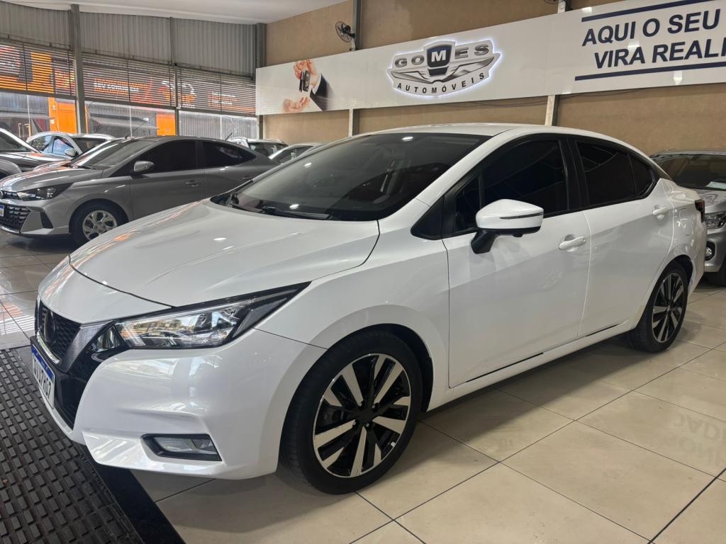 NISSAN Versa Sedan - Foto